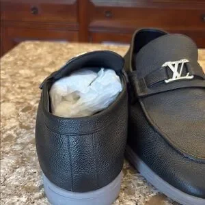 LIKE NEW (No Crease) Louis Vuitton Black Leather Loafers “Estate” Louis Vuitton | Shoes | Like New No Crease Louis Vuitton  main image 4